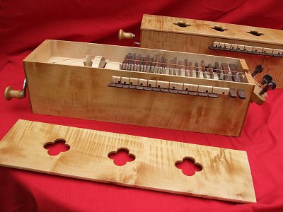 Keybox of extended compass Symphonie by Chris Allen and Sabina Kormylo